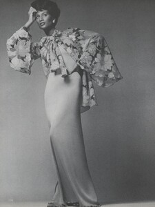 Scavullo_US_Vogue_February_1974_17.thumb.jpg.f5fc9b9353186cbf831e4dcad0c135b7.jpg