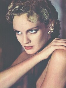 Turbeville_US_Vogue_November_1979_02.thumb.jpg.2aac7d7d68b2d7be7f3f44ea43b0c8a1.jpg