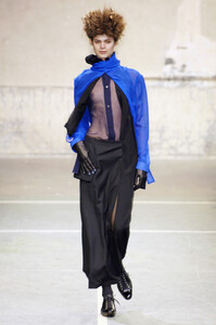 f05yohjiYamamoto-2.jpg