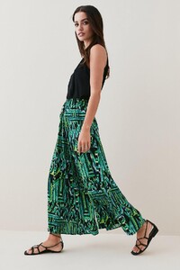 green-petite-abstract-wide-leg-trouser-3.jpeg