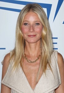 gwyneth-paltrow-at-goop-inspiration-copper-fit-in-los-angeles-10-20-2022-4.jpg