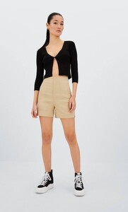 high-waist-smart-shorts-beige-womens-stradivarius-trousers_1.thumb.jpg.b92b0e1c54e7486e6bde918c780f1a72.jpg