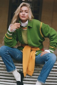 https___hypebeast.com_image_2022_10_gigi-hadid-guest-in-residence-new-collection-fw22-13.jpg