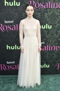 kaitlyn-dever-at-roseline-premiere-in-los-angeles-10-06-2022-0.jpg