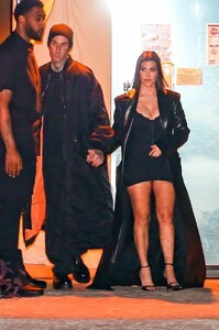 kourtney-kardashian-kim-s-42nd-birthday-party-in-calabasas-10-21-2022-1.jpg