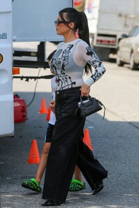 kourtney-kardashian-out-in-sherman-oaks-09-08-2022-2.jpg