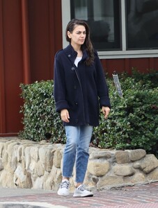 mila-kunis-out-in-santa-barbara-04-04-2022-3.thumb.jpg.f4b5585329f0d76bc3f63bf05ecfd436.jpg