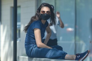 mila-kunis-out-in-studio-city-04-26-2022-2.jpg