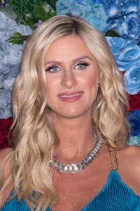 nicky-hilton-alice-olivia-by-stacey-bendet-celebrates-20-years-in-new-york-2.jpg