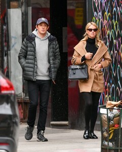 nicky-hilton-and-james-rothschild-new-york-10-05-2022-0.jpg