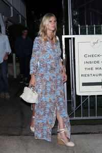 nicky-hilton-night-out-style-08-04-2022-2.jpg