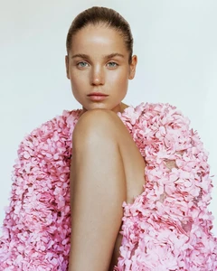 paulinesclr___ChttaljqxNq___.thumb.jpg.78153891fddf1f957b934c50a388b95d.jpg