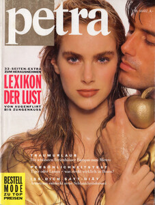 petraDe0390coverTanjaBochnig.thumb.jpg.56716d4cd0031178d9a31c68792c5ee8.jpg
