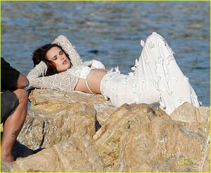 rumer-willis-bikini-01.jpg