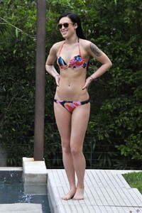 rumer-willis-in-a-bikini-photoshoot-at-a-house-in-beverly-hills-may-2015_2.jpg