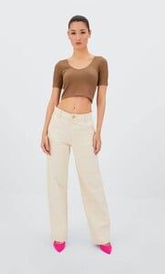 seamless-v-neck-t-shirt-brown-womens-stradivarius-t-shirts_1.thumb.jpg.ca2f022acfbc95836ce76fefb14f0d26.jpg