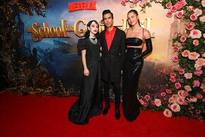 sofia-wylie-at-the-school-for-good-and-evil-premiere-in-london-10-03-2022-3.jpg