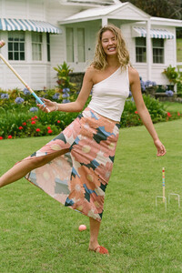 trish_skirt_1200x1200.thumb.jpg.4e80add944e47550b107f200687252a8.jpg