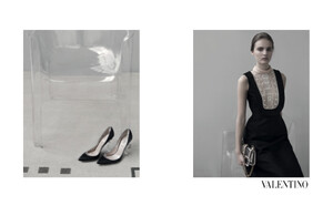 valentino-ss13-ad_(12).thumb.jpg.1326e2ff8b615e8df031ca3063dba6f0.jpg