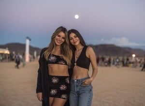 victoria-justice-and-madison-reed-at-rise-lantern-festival-in-nevada-10-07-2022-1.thumb.jpg.48249ac9d3ab4784ad47461adeb1ae2d.jpg