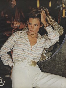 von_Wangenheim_US_Vogue_February_1974_08.thumb.jpg.005cbccdcce894a6bd6d01ec63cd86a8.jpg