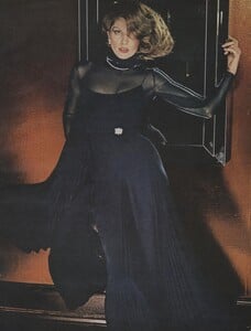 von_Wangenheim_US_Vogue_February_1974_10.thumb.jpg.17a7d91bc1fc411d3ff380c768957d17.jpg