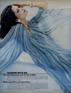 von_Wangenheim_US_Vogue_May_1973_07.thumb.jpg.62d1e490c3f18a17cc8186829f26216e.jpg