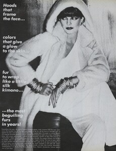 von_Wangenheim_US_Vogue_October_1975_01.thumb.jpg.e298e1e39a782e1474eda1c1318eb13c.jpg