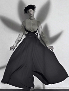 yue-ning-by-sarah-moon-for-vogue-italia-september-2014-2.thumb.png.8435008f65a19eb8b097fb58cdf59acd.png