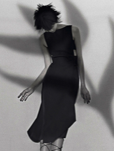 yue-ning-by-sarah-moon-for-vogue-italia-september-2014-6.thumb.png.caf471aedd2d6645d290ab513c9957ef.png
