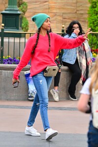 zoe-saldana-at-disneyland-04-02-2022-4.jpg