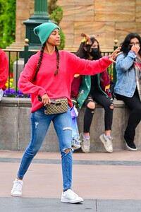 zoe-saldana-at-disneyland-04-02-2022-8.jpg