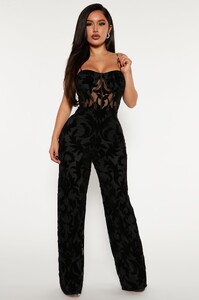 10-12-22Studio4_MS_DJ_13-56-50_45_CP51723_Black_1738_PB.jpg