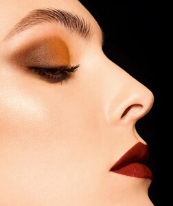 Chanel Makeup Holiday 2022 Collection_2.jpg