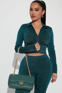 11-08-22Studio4_TH_DJ_14-11-00_36_25677_Emerald_4195_ES.jpg