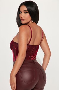 11-16-22Studio3_MS_CG_13-25-42_27_HMT56002_Burgundy_9299_EH.jpg