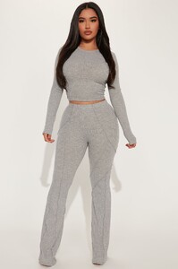 11-16-22Studio3_MS_CG_14-29-25_42_TP4226_HeatherGrey_9506_SG.jpg
