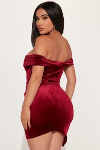 11-16-22Studio3_MS_CG_14-44-14_44_NAD80798_Burgundy_9539_SG.jpg