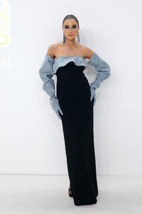 1250041758_OliviaCulpo-CFDAFashionAwards@CasaCiprianiinNYC2022_11_07.thumb.jpg.9d86acbf63289c1e607d5d7be52c952b.jpg