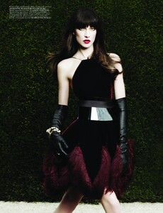149964622_Jacquelyn_Jablonski_by_Matt_Irwin_(The_Woman_You_Want_To_Be_-_Vogue_Turkey_Decem(4).thumb.jpg.5ff2ff92644fa06b2815879627898d85.jpg
