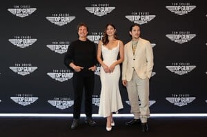 2113014683_MonicaBarbaro-TopGunMaverickPressDay@Mexico2022_05.064UcuoyepU_o.thumb.jpeg.d7629e73cdd562b901214cbd39998c60.jpeg