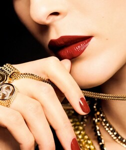Chanel Makeup Holiday 2022 Collection_4.jpg