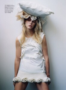 Vogue Italia SLEEPING ABBY_4.jpg
