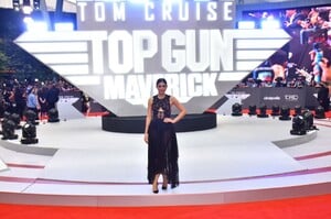 954853406_MonicaBarbaro-TopGunMaverickPremiere@Mexico2022_05.0611iuDgPBao_o.thumb.jpeg.7ca0b5d92e3de4edf93d00e62a3175c5.jpeg