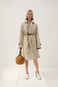 Bottega_Veneta_pre_spring_2023_compressed_35.width-640_nh7JfVqidPbElq9r.jpg