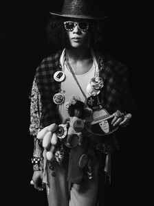 Dazed-Irwin-29.thumb.jpg.3f4bfa351db3007b7f47cf9aa098ac43.jpg