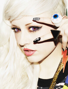 Dazed-Irwin-9.thumb.jpg.ccd94bada3657a56897ab23a8be81584.jpg