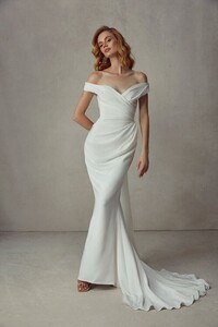 Katherine-Tash-Bennet-Wedding-Dress-6.jpg