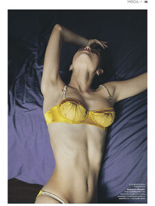La-Vanguardia-Magazine-LIngerie-Editorial-Last-Day-Of-Summer-Cover-Magazine.jpg