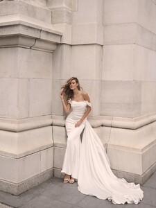Maggie-Sottero-Cameron-Sheath-Wedding-Dress-23MW115A01-PROMO6-DW.jpg